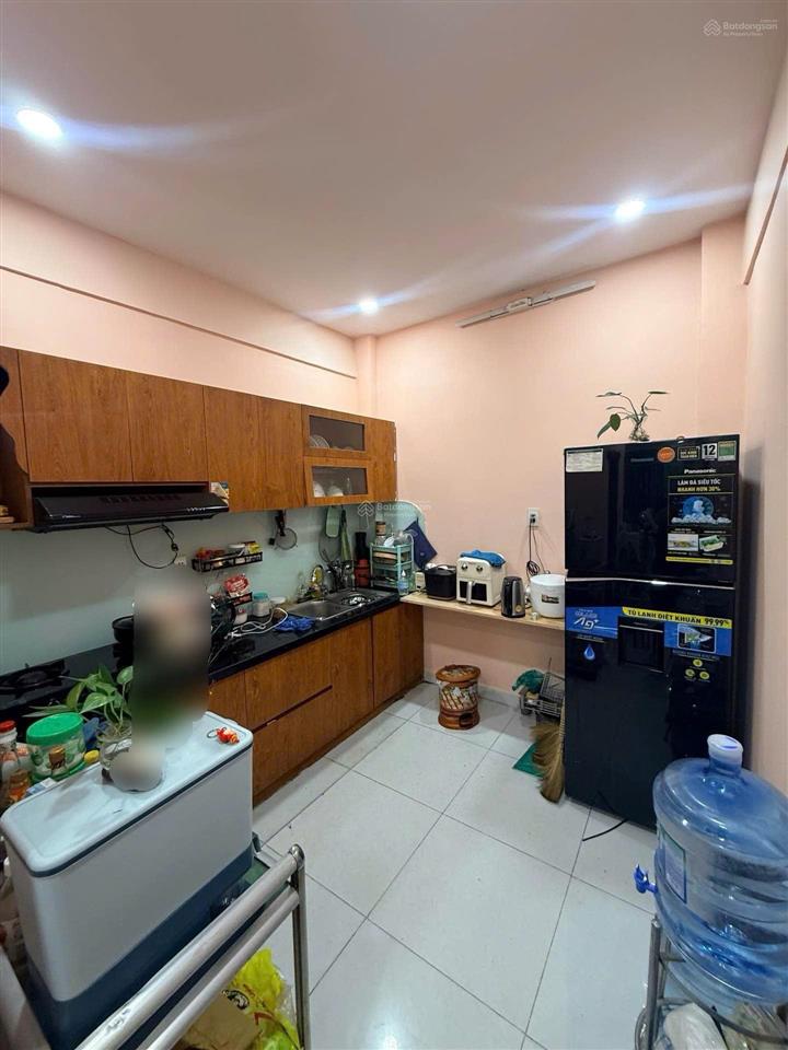 Bán nhà h3g cách 1 căn ra mt phan văn trị q.5
 5.8 tỉ
 dt 3x10
 kc trệt 1 lầu  vị trí vị