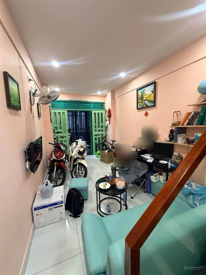 Bán nhà h3g cách 1 căn ra mt phan văn trị q.5
 5.8 tỉ
 dt 3x10
 kc trệt 1 lầu  vị trí vị