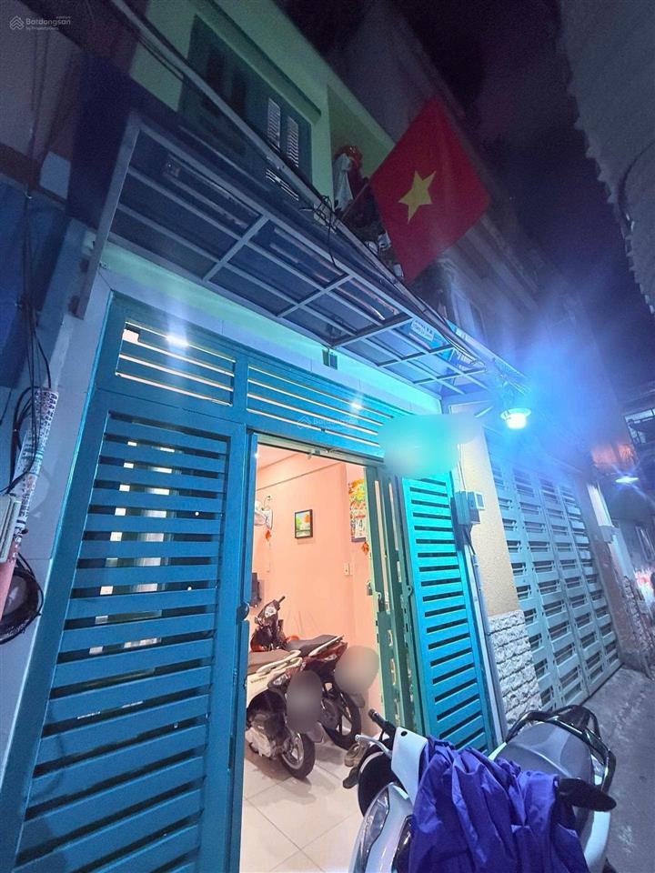 Bán nhà h3g cách 1 căn ra mt phan văn trị q.5
 5.8 tỉ
 dt 3x10
 kc trệt 1 lầu  vị trí vị