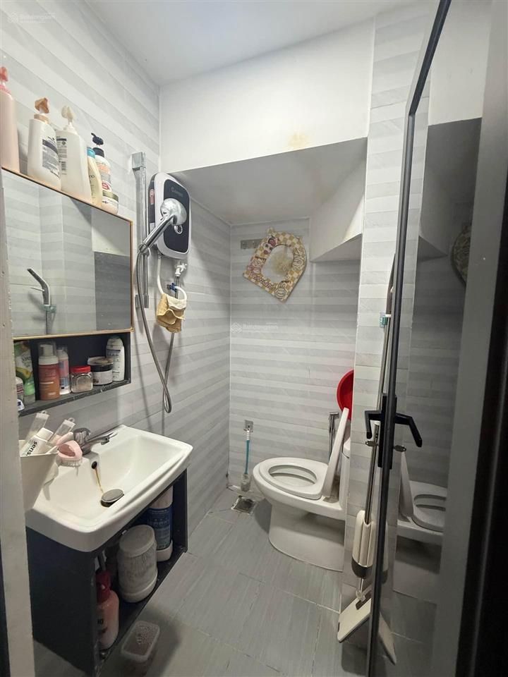 Bán nhà đẹp nguyễn trãi q.5 khu kinh doanh buôn bán sầm uất
 dt 3.5 x 9m (cn 27/32m)
 1 tr