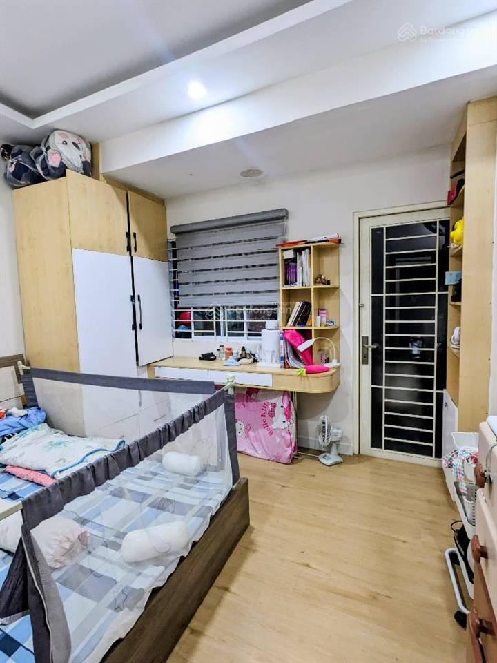 + b.a'n nh.ađường hoà hưng, phường hoà hưng + dt 35,3m2 ngang 3,8m * 9.2m nở hậu
+ 2 tầng
+ 6.5