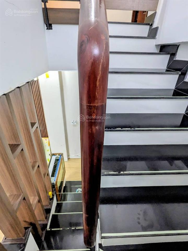 + b.a'n nh.ađường hoà hưng, phường hoà hưng + dt 35,3m2 ngang 3,8m * 9.2m nở hậu
+ 2 tầng
+ 6.5