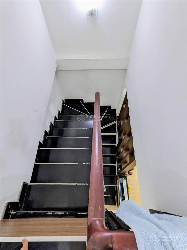 + b.a'n nh.ađường hoà hưng, phường hoà hưng + dt 35,3m2 ngang 3,8m * 9.2m nở hậu
+ 2 tầng
+ 6.5