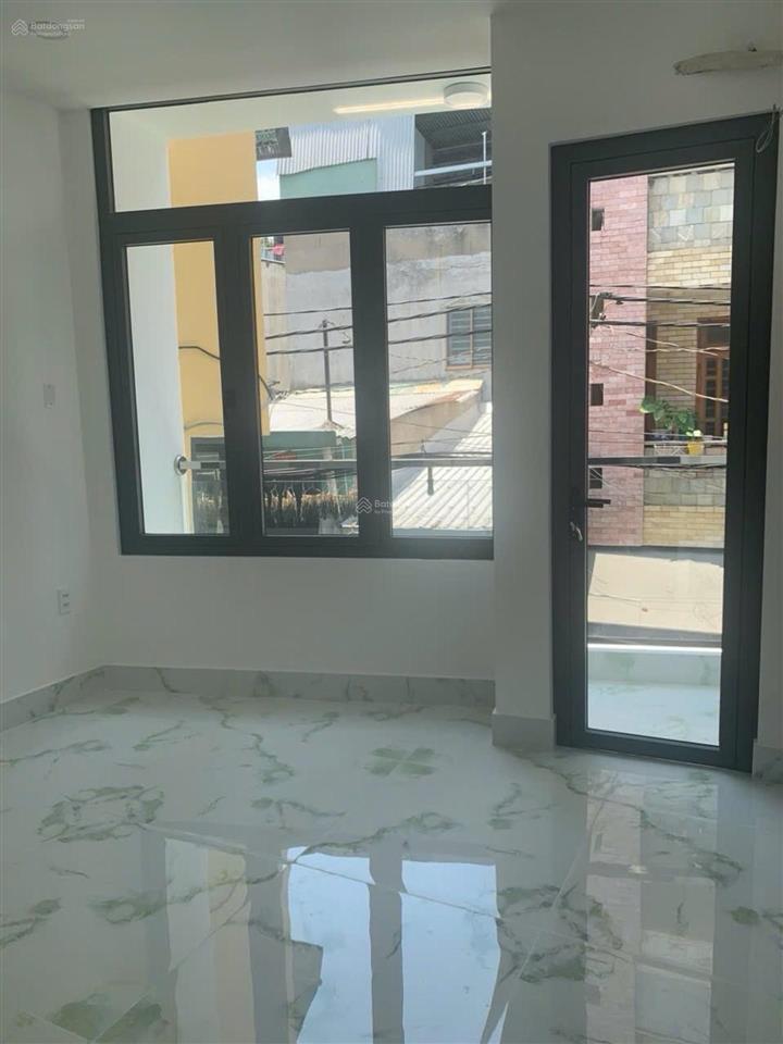 Bán nhà quận 1
 tạ uyên
 hẻm xe hơi
 chỉ nhỉnh 7 tỏi
 3 tầng btct
 săn dòng tiền cho thuê