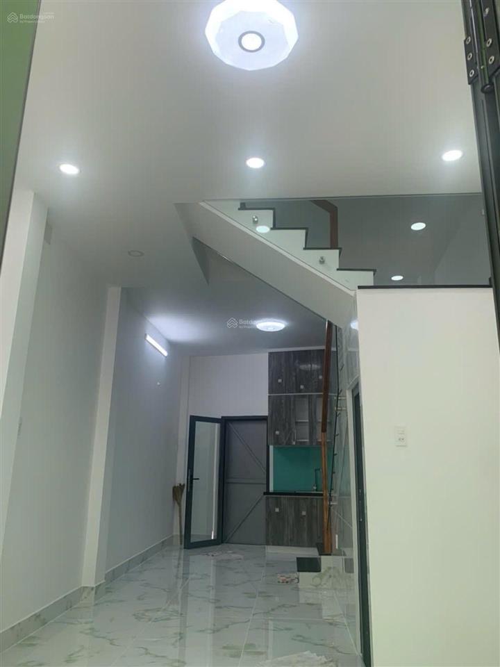 Bán nhà quận 1
 tạ uyên
 hẻm xe hơi
 chỉ nhỉnh 7 tỏi
 3 tầng btct
 săn dòng tiền cho thuê