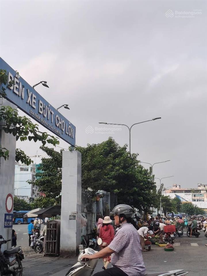 Bán nhà mt trang tử q. 5 + dt 4 x 15 + chỉ 5 tỉ nhỉnh + kc nhà trệt, 1 gác 1 lửng
