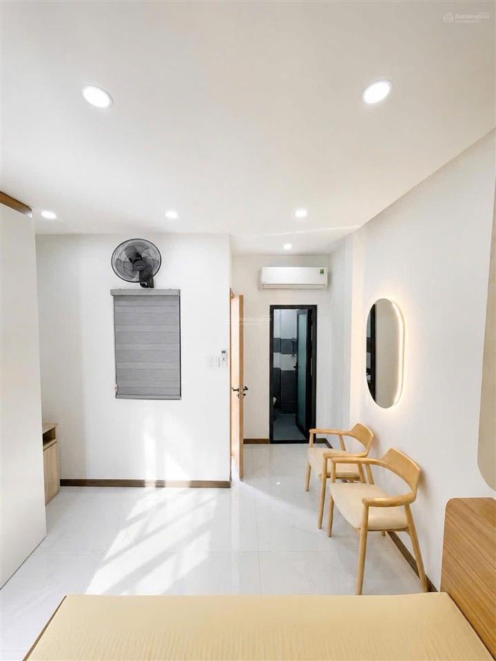 Bán nhà 3 tầng  nguyễn tri phương q.10  hẻm 4m  an ninh  khu kd sầm uất  gần chợ, trường học