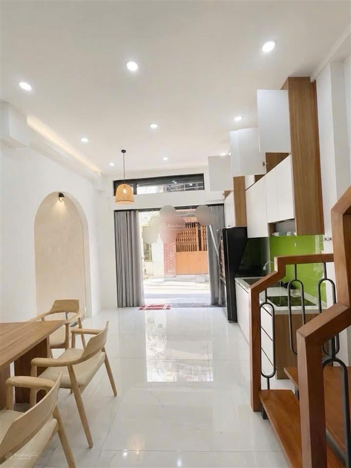 Bán nhà 3 tầng  nguyễn tri phương q.10  hẻm 4m  an ninh  khu kd sầm uất  gần chợ, trường học