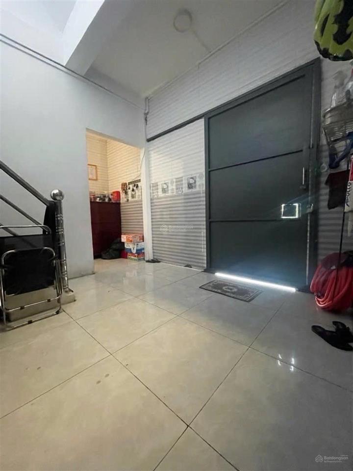 Bán nhà lô góc, mtnb đường 762 hồng bàng q11, xe hơi đậu cửa ngày đêm, 3 tầng, 4mx17m, + trệt 2
