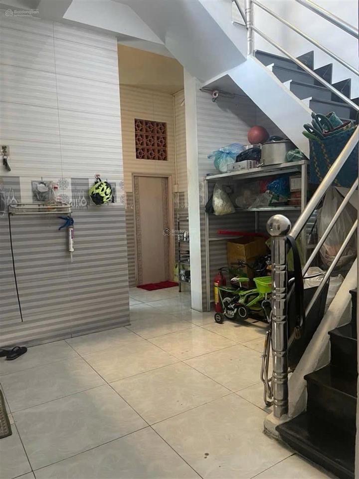 Bán nhà lô góc, mtnb đường 762 hồng bàng q11, xe hơi đậu cửa ngày đêm, 3 tầng, 4mx17m, + trệt 2