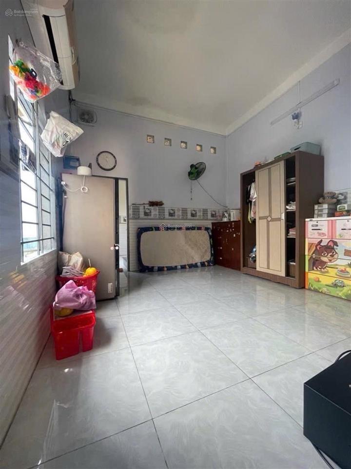 Bán nhà lô góc, mtnb đường 762 hồng bàng q11, xe hơi đậu cửa ngày đêm, 3 tầng, 4mx17m, + trệt 2