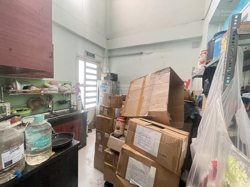 Bán nhà bình thới q.11
+ 7 x 8 + 8,5 tỉ
+ kc 1 trệt 1 lửng 2 lầu sân thượng, đúc btct
+ vị trí