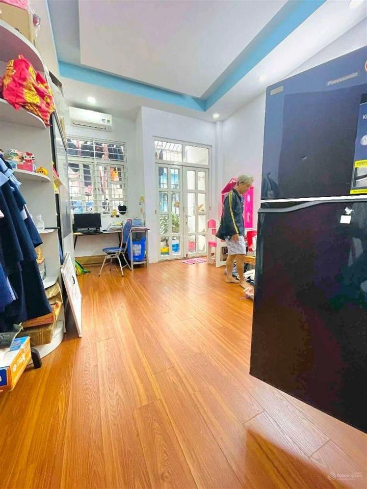 Bán nhà kế bên đầm sen  tân phú  68m2  nhà đẹp chắn chắn vào ở ngay  2 tầng  nhỉnh 6tỷ
