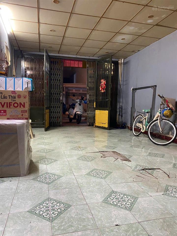 Mặt bằng làm kho q.5  dt 4*8  8tr  ưu tiên làm kho để hàng hoá, vpcty  đường nguyễn văn đừng