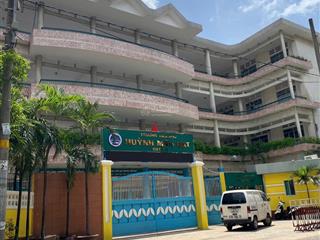 Mặt bằng làm kho q.5  dt 4*8  8tr  ưu tiên làm kho để hàng hoá, vpcty  đường nguyễn văn đừng