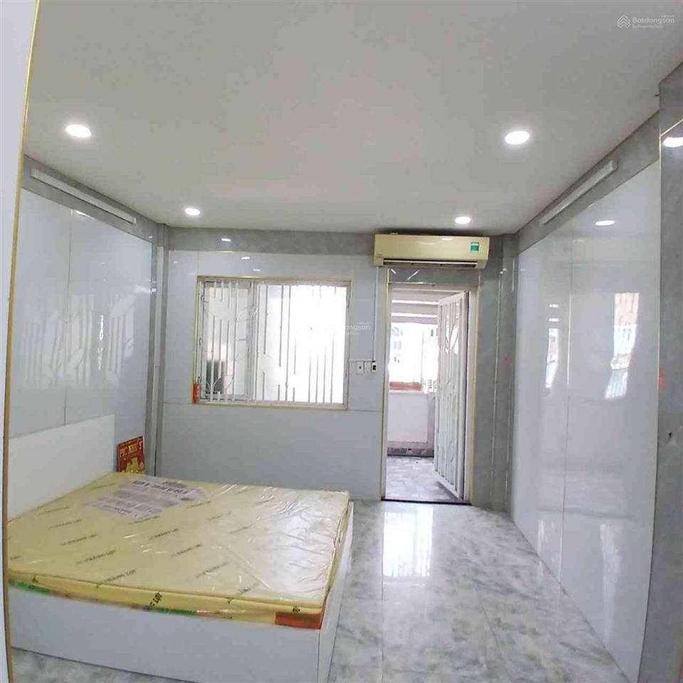 Bán nhà mặt tiền kd  ttq.11 ngay khu chợ. thiếc  4 tầng  3pn  3wc  chỉ nhỉnh 9 tỉ