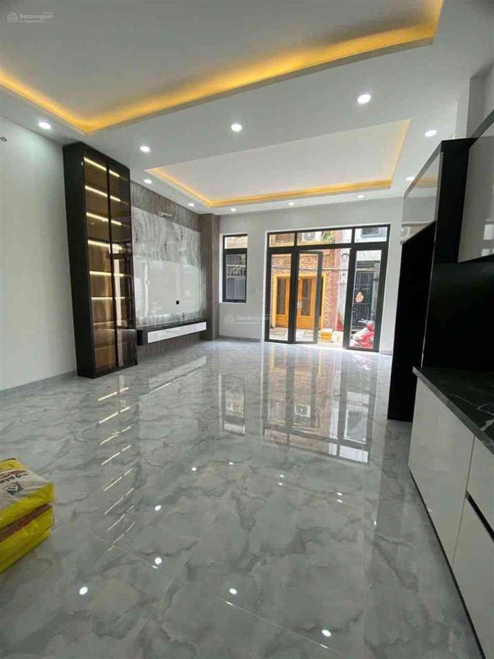 Bán nhà gần đh sư phạm quận 5
* nhà 3 tầng
* chiều ngang lý tưởng 5,05m