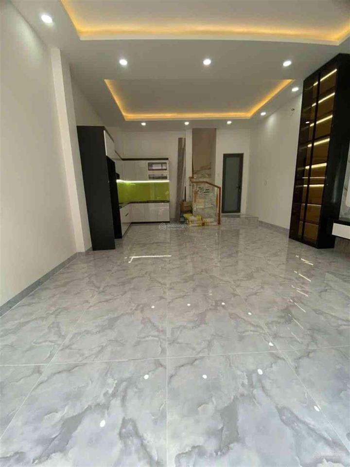 Bán nhà gần đh sư phạm quận 5
* nhà 3 tầng
* chiều ngang lý tưởng 5,05m