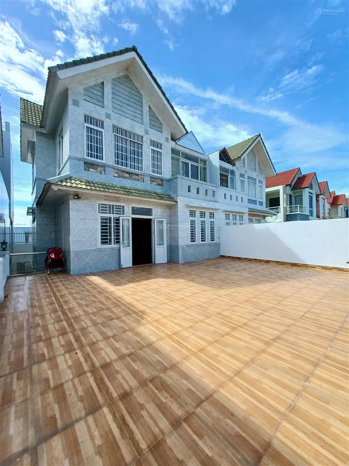 Bán biệt thự 247m² vị trí vàng đường trần quang khải, rạch giá  trung tâm tp, gần biển, sổ riêng