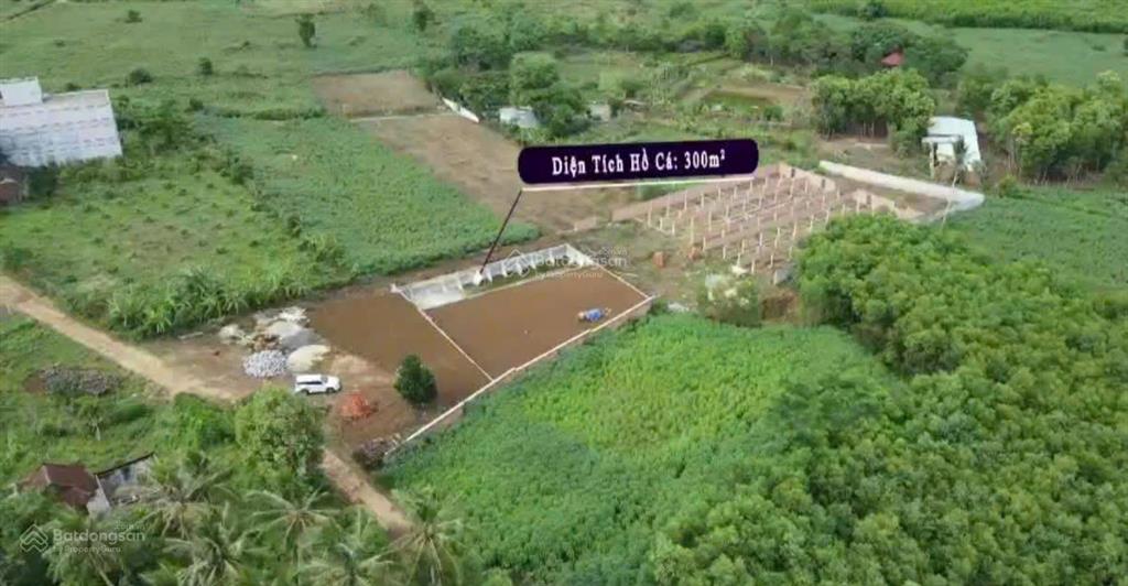 Bán lô đất đã có sẵn hồ nước và giếng khoan