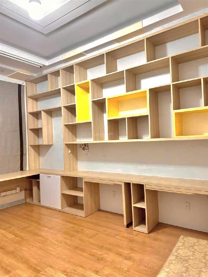 Hơn 8ty, ngã tư phú nhuận. căn hộ dịch vụ, hẻm xe hơi 6m đậu cả đêm 43m2 5 tầng 5pn. phan đăng lưu