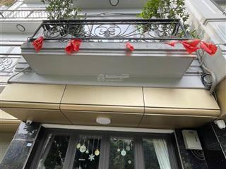 Chỉ nhỉnh 10 tỷ có ngay nhà phố hoàng văn thái, dt 37m2, 5 tầng thang máy, full nội thất, ở ngay.