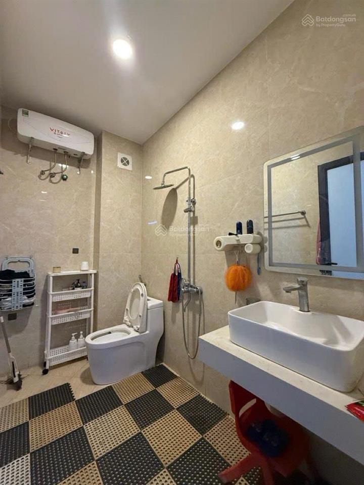 Bán nhà phân lô quân đội. dt 47m2, 5 tầng  thang máy  ô tô tránh  hơn 14 tỷ chốt giá cực tốt