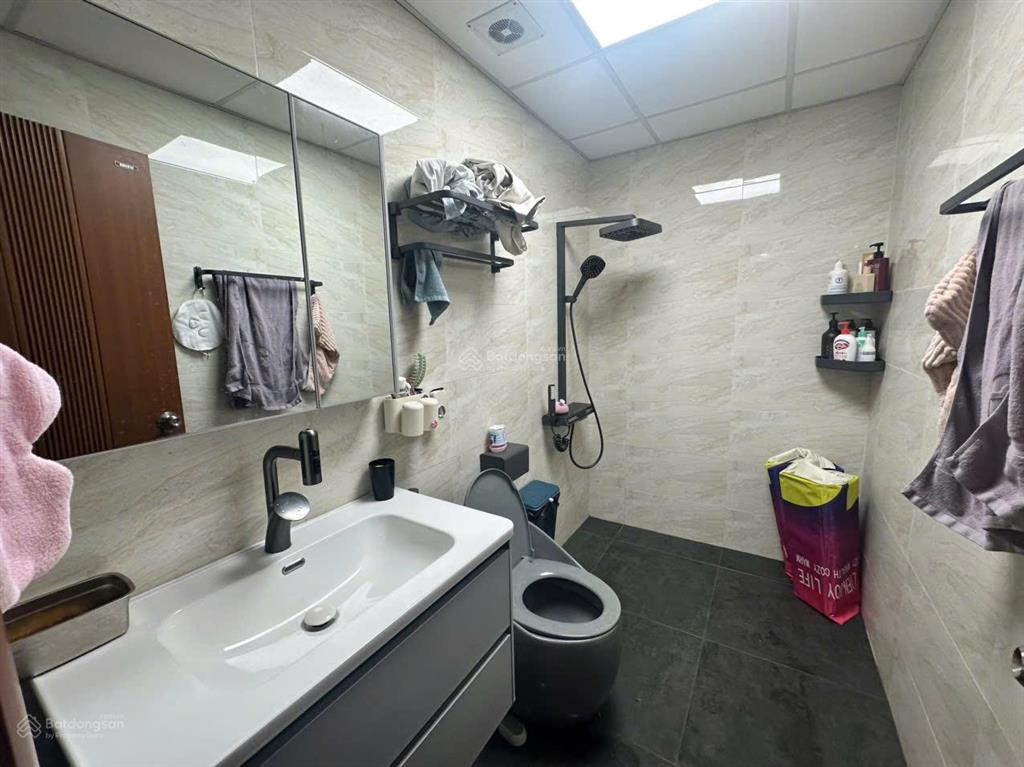 Ban gấp nhà mặt ô tô  tránh đỗ, dt 48m2  5 tầng  hoàng văn thái  thanh xuân, chỉ hơn 16 tỷ