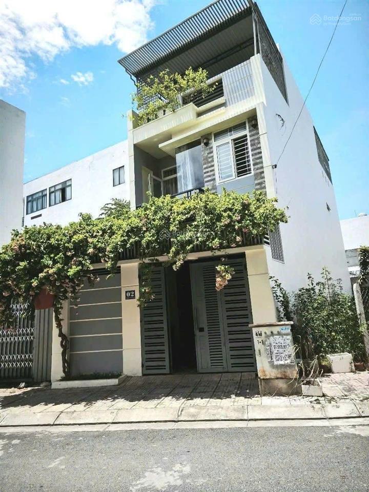 Cho thuê nhà 3 tầng khu hòn rớ 1, gần cầu bình tân nha trang