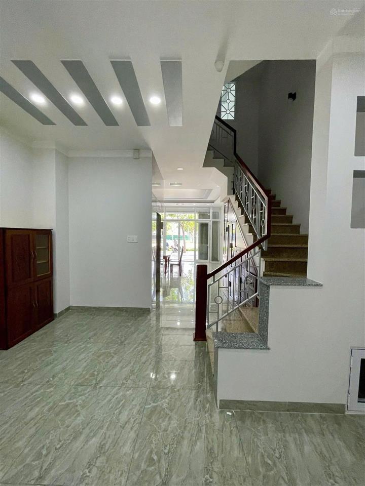 Bđs cho thuê nhà 3 tầng kđt hà quang 2  nam nha trang