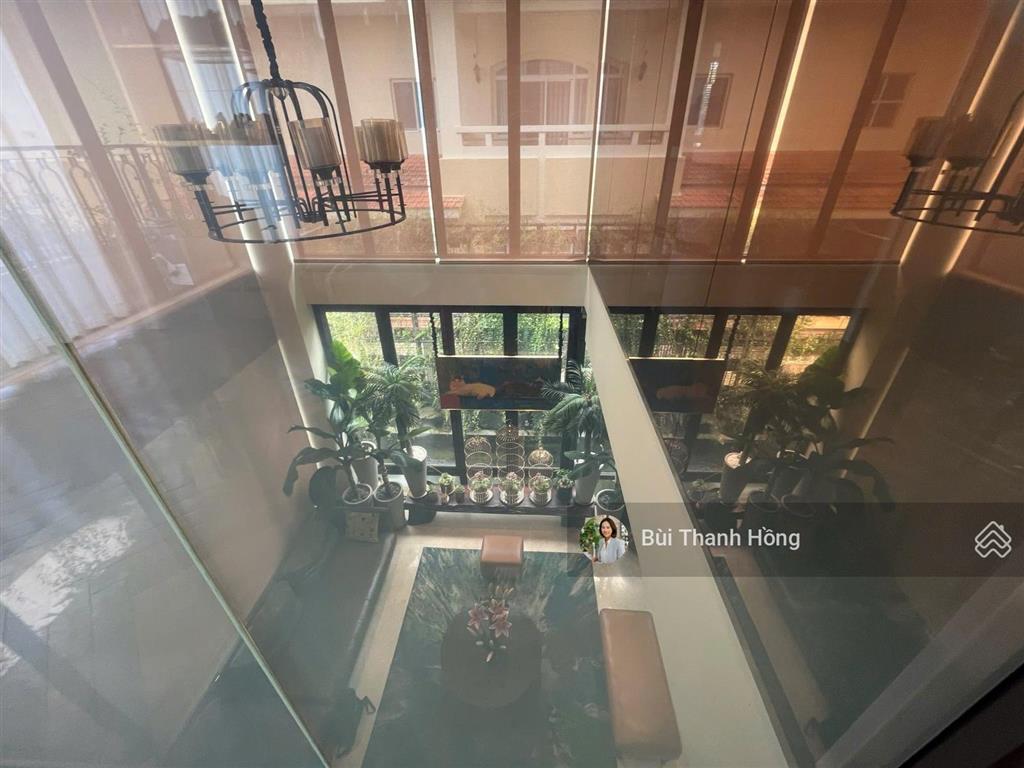 Bán biệt thự khu phú gia full nội thất cao cấp, 330m2 , chỉ 150 tỷ