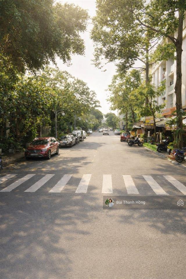 Bán biệt thự khu phú gia full nội thất cao cấp, 330m2 , chỉ 150 tỷ