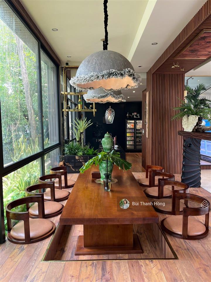 Bán biệt thự khu phú gia full nội thất cao cấp, 330m2 , chỉ 150 tỷ