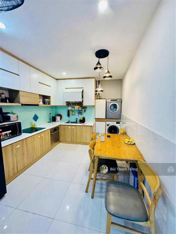 Bán nhà 80m2, 1 trệt 2 lầu sân thượng, 4pn, hẻm xe hơi đổ nhựa tới nhà, gần trường tiểu học, 5.5 tỷ