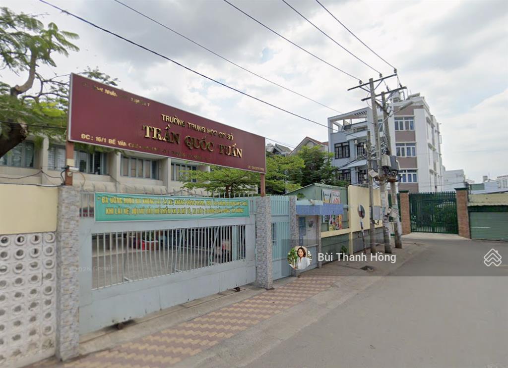 4 tỷ xíu nhà xe hơi đỗ cửa ngay trần xuân soạn quận 7, 2 lầu nở hậu 5,5m, gần 40m2