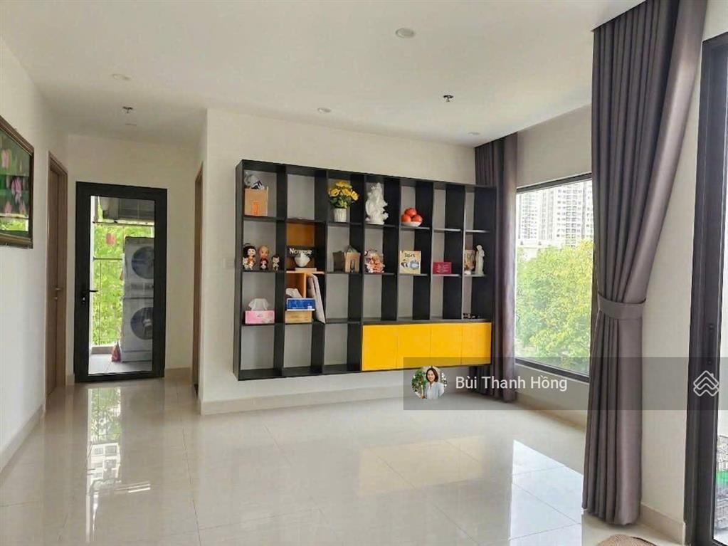 Bán căn hộ vinhomes grand park, 69m2, chỉ 3 tỷ