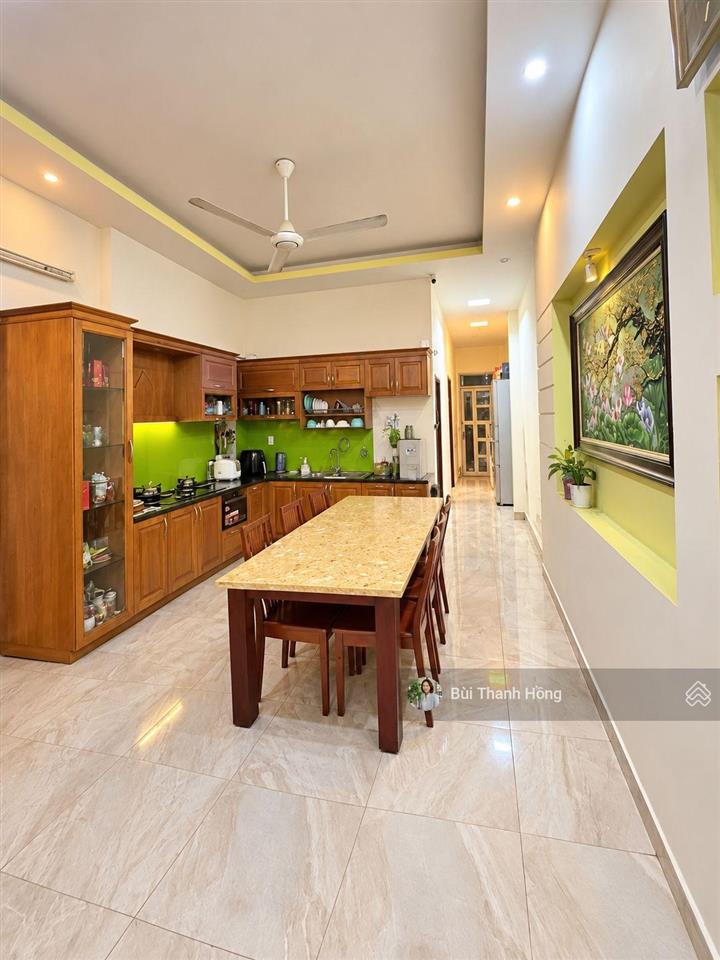 Bán nhà ngang 5, 125m2, giá chỉ 79tr/m2, nguyễn thị thập, q7