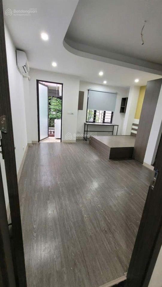 Phòng tầng 3 điện tích 35m2 ở luôn được 4 người có máy giặt riêng