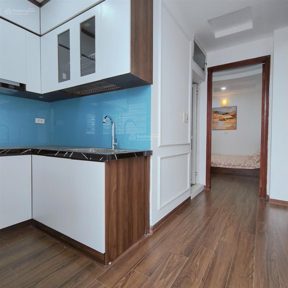 Bán căn hộ phố nguyễn khánh toàn  cầu giấy giá 2.320 tỷ, 50m2, 2 phòng ngủ full đồ, ở ngay
