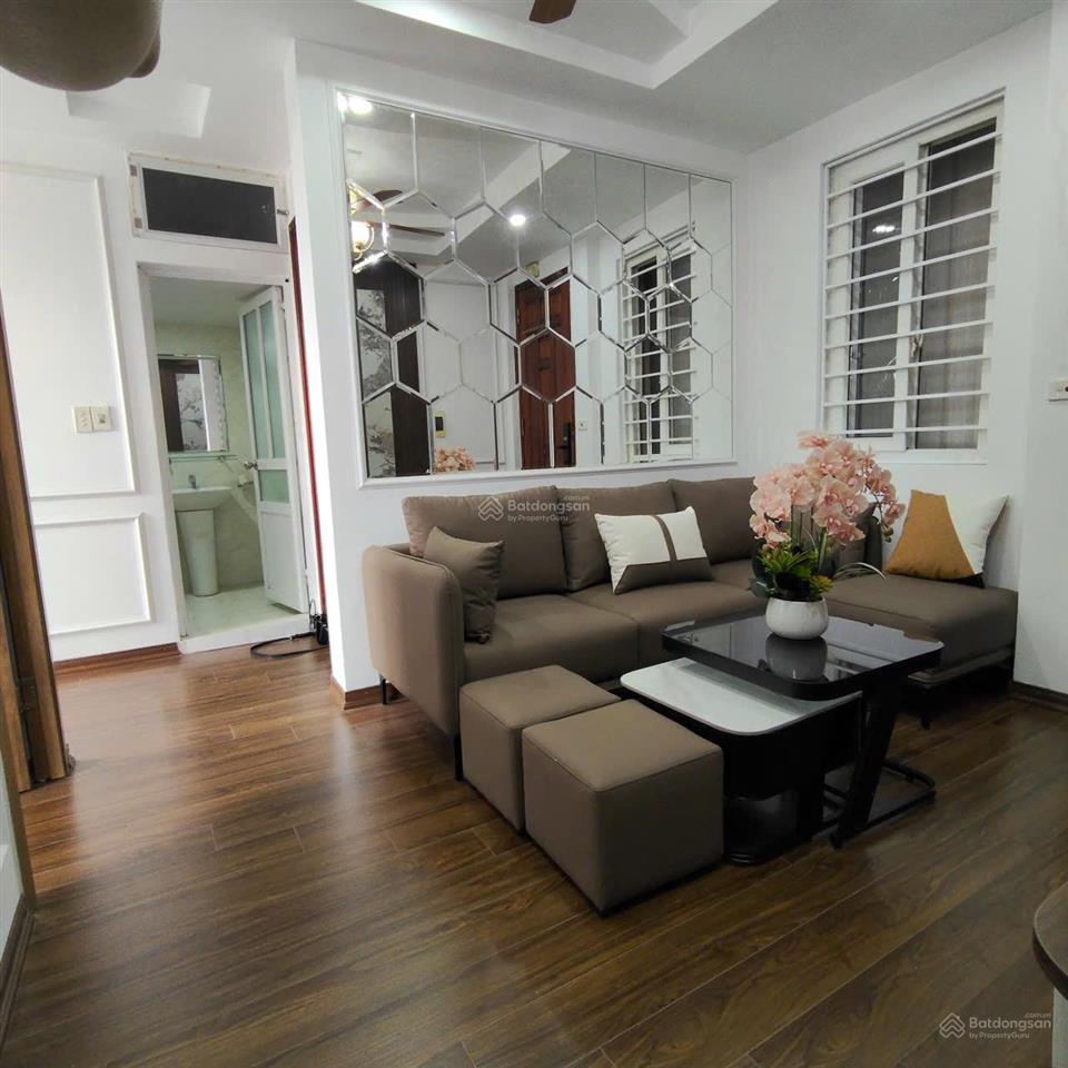 Bán căn hộ phố nguyễn khánh toàn  cầu giấy giá 2.320 tỷ, 50m2, 2 phòng ngủ full đồ, ở ngay
