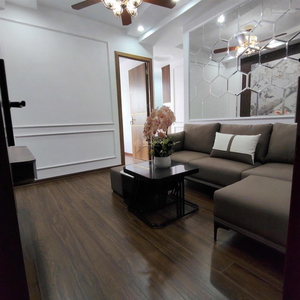 Bán căn hộ phố nguyễn khánh toàn  cầu giấy giá 2.320 tỷ, 50m2, 2 phòng ngủ full đồ, ở ngay