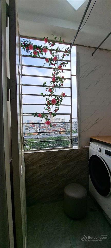 Bán chung cư 2 p ngủ 52m2 phố quan nhân  cự lộc. giá 2.390 tỷ (có thương lượng)