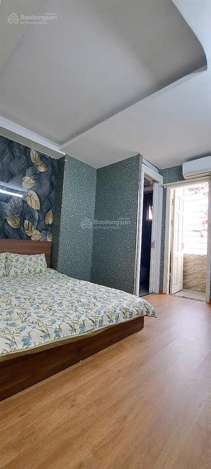 Bán chung cư 2 p ngủ 52m2 phố quan nhân  cự lộc. giá 2.390 tỷ (có thương lượng)