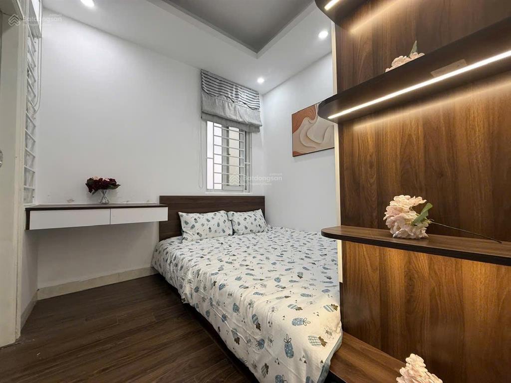 Cần bán ccmn phố thượng đình 50m2 2 ngủ full nội thất, giá 2.12 tỷ (có thương lượng)
