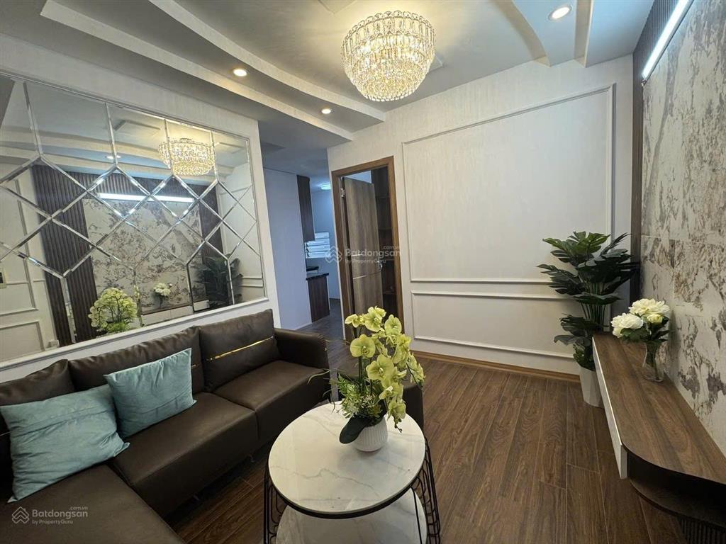 Bán ccmn 2 ngủ phố nguyễn khánh toàn  trung tâm quận cầu giấy 50m2 giá 2,26 tỷ full đồ ở ngay