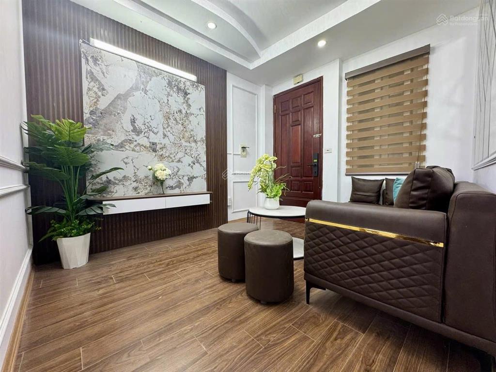 Bán căn hộ ccmn cầu giấy 50m2 2 ngủ full nội thất, ở ngay