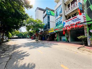Gia đình chính chủ bán đất ngã tư 172 phú diễn