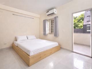 Cho thuê căn 1pn tách bếp full nội thất banconl mới 100%