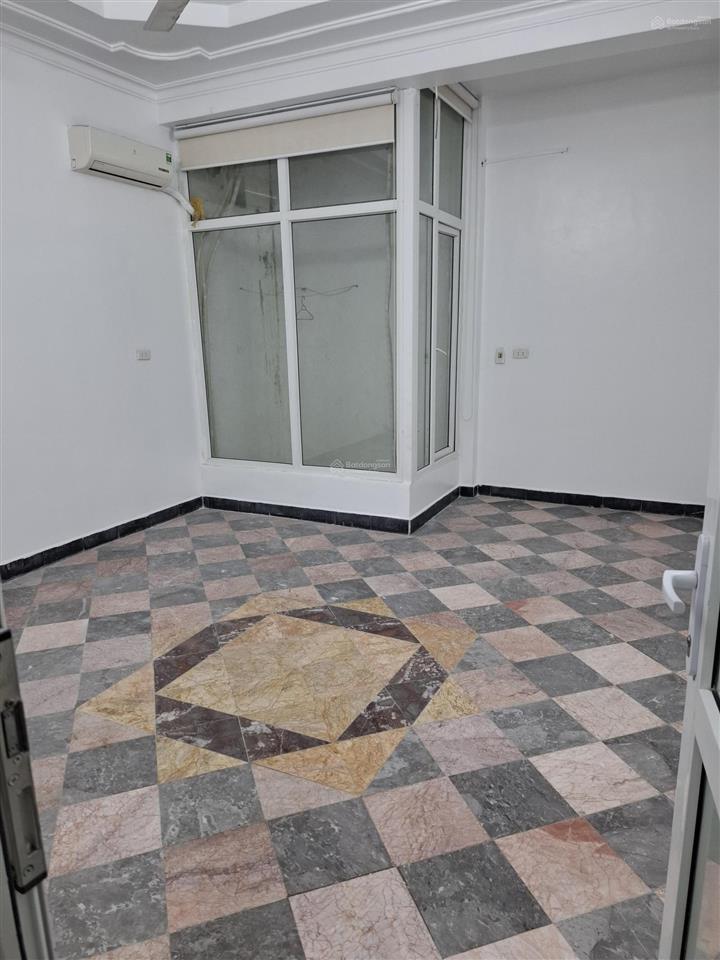 Cho thuê nhà sạch đẹp 20 ngõ 61/4 lạc trung  diện tích 70m2 x 4 tầng  ngõ rộng 7m  2 ô tô tải