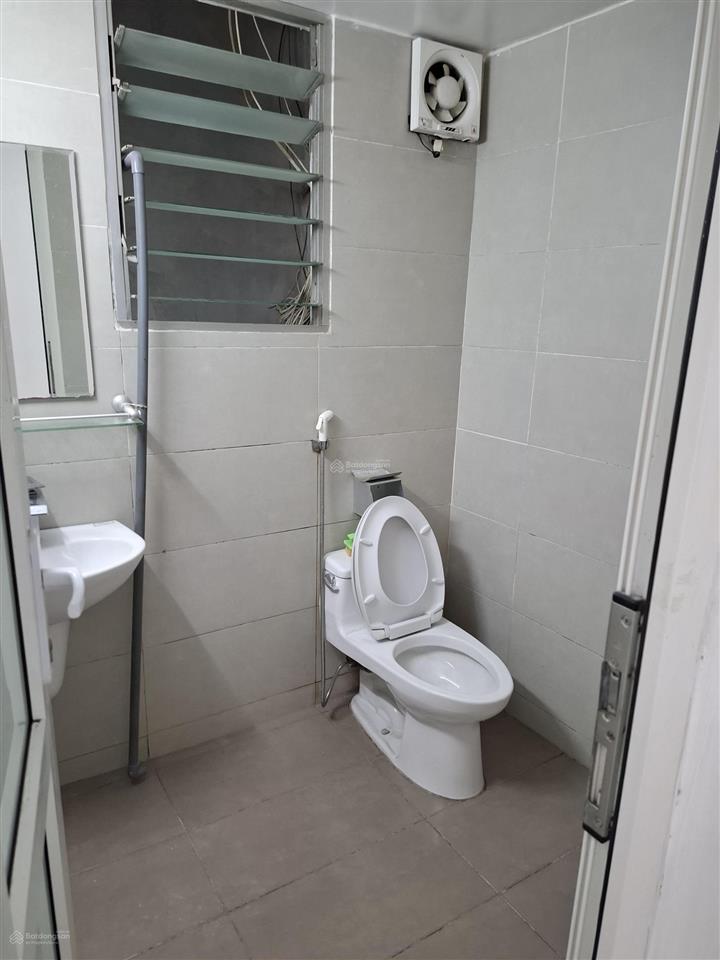 Cho thuê nhà sạch đẹp 20 ngõ 61/4 lạc trung  diện tích 70m2 x 4 tầng  ngõ rộng 7m  2 ô tô tải